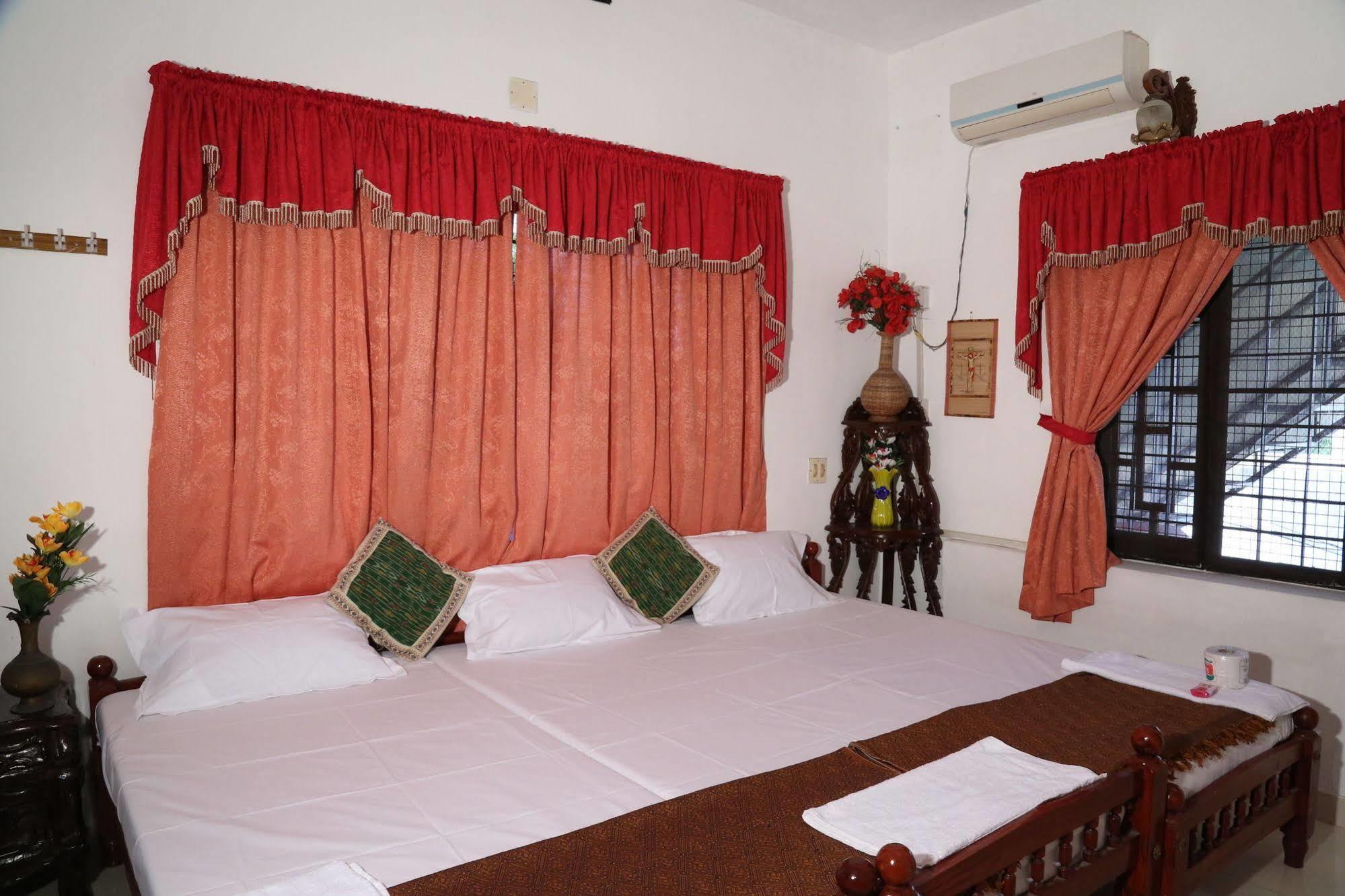 Dream Catcher Home Stay Коччи Экстерьер фото