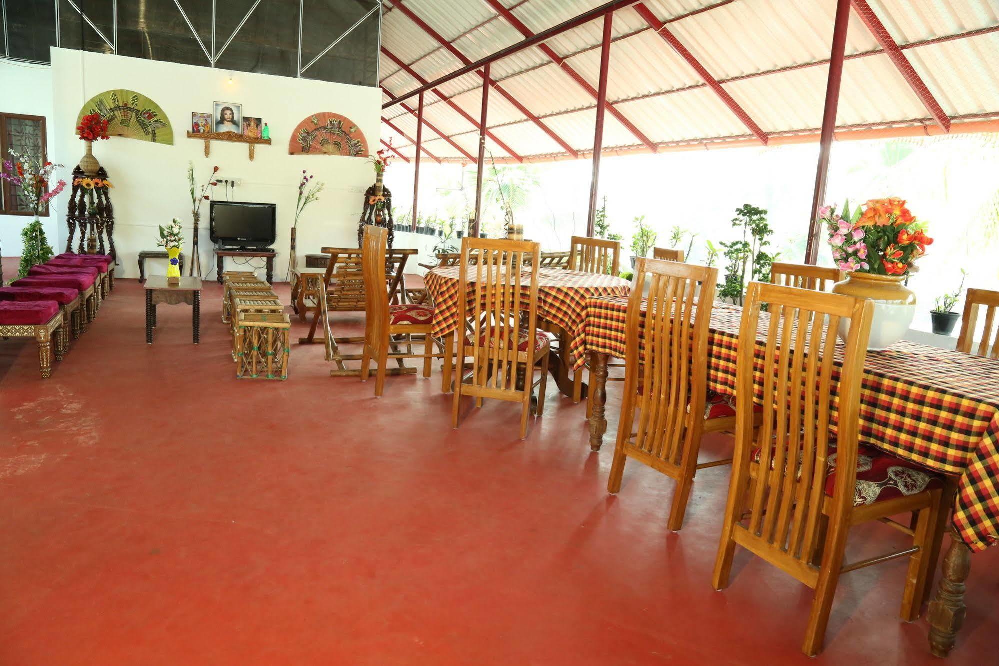 Dream Catcher Home Stay Коччи Экстерьер фото