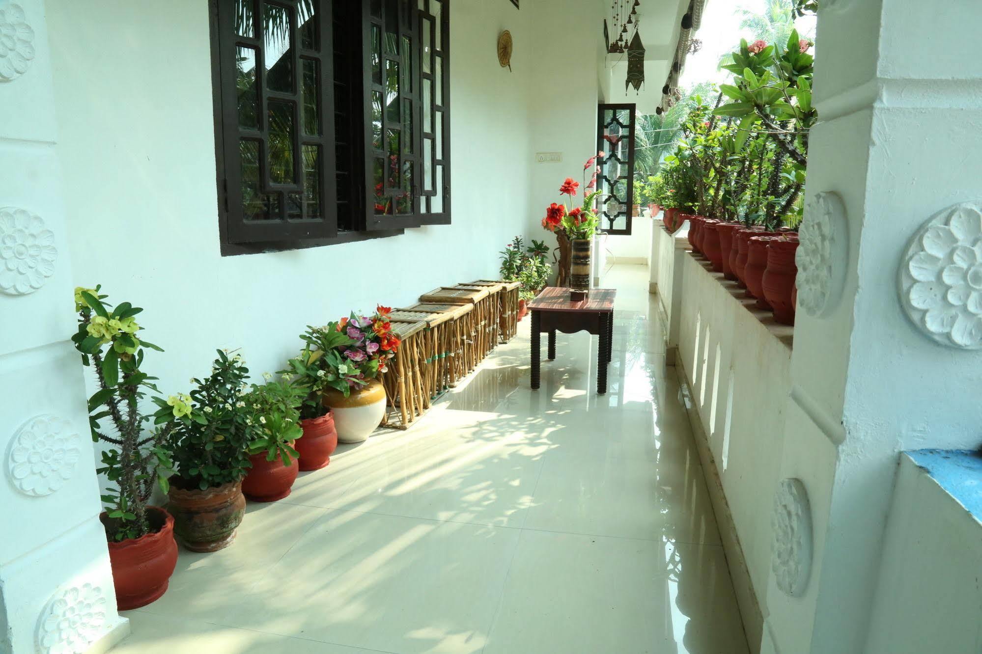 Dream Catcher Home Stay Коччи Экстерьер фото